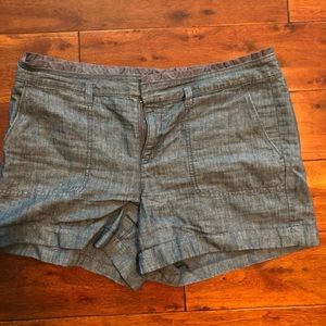 Ann Taylor LOFT Ruffled Light Denim Sz 10 Shorts
